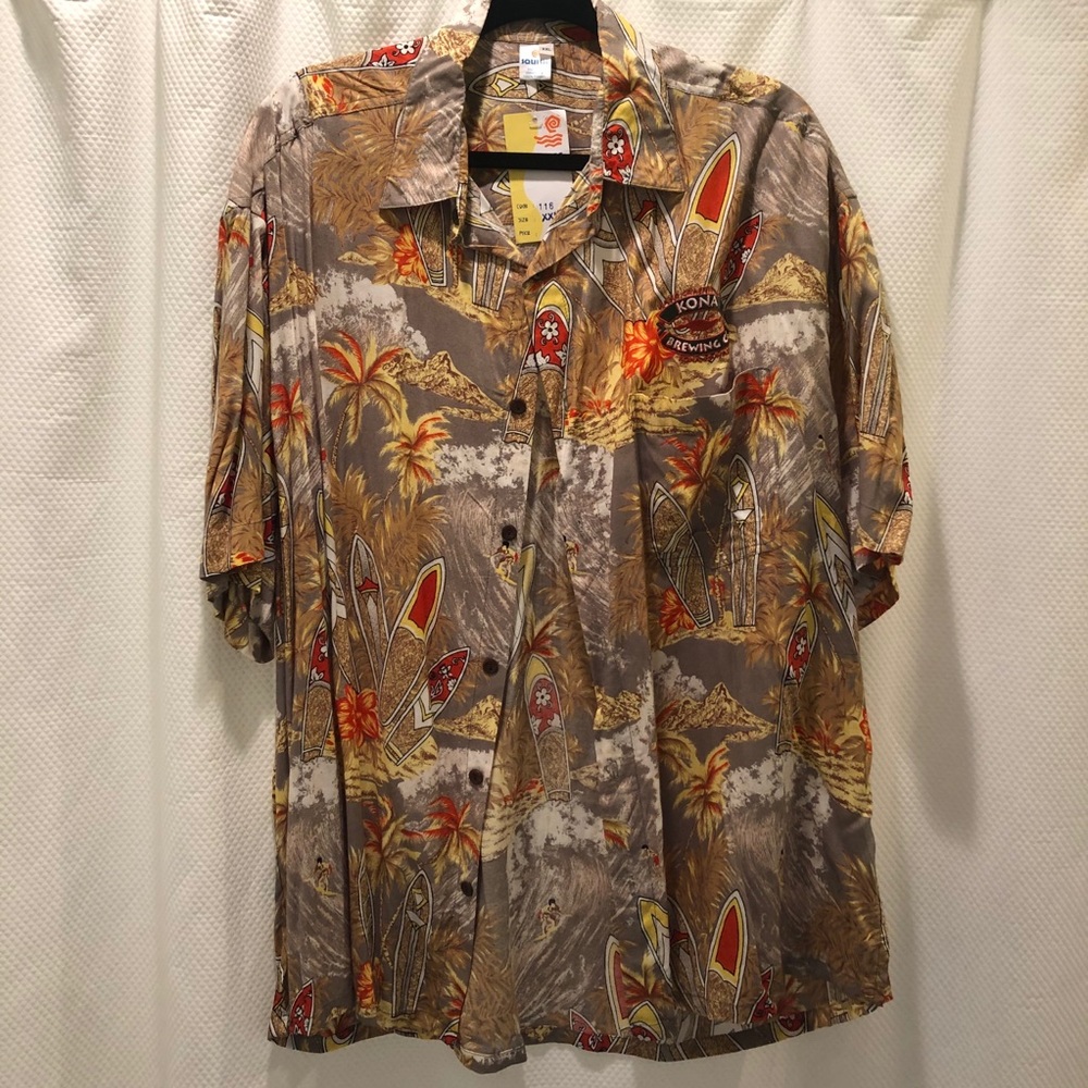 NWT Men’s Tan Floral Hawaiian Shirt